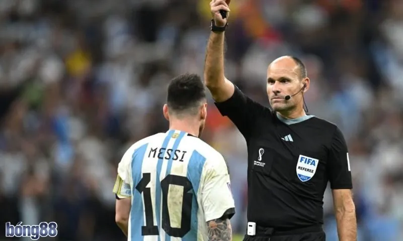 Kèo thẻ phạt là gì và vì sao được tách thành kèo riêng?